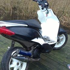 Yamaha Jog R (  Olga  )