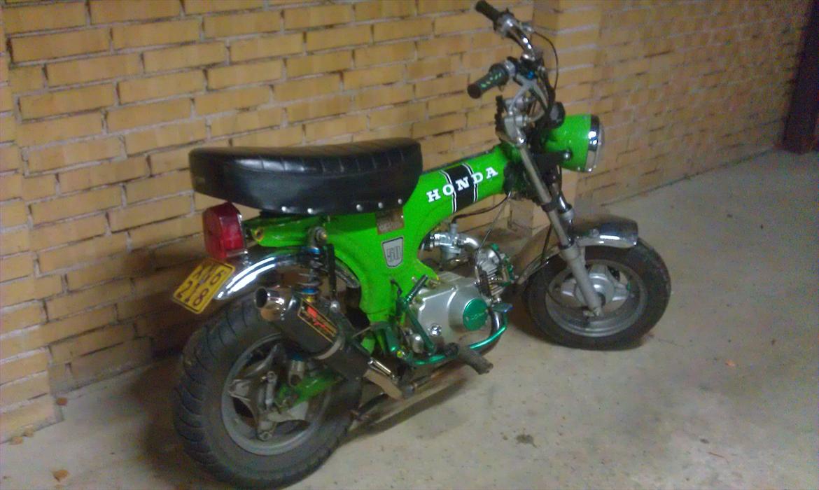 Skyteam Dax - Den nye udstødning og baglygte ;-). billede 8