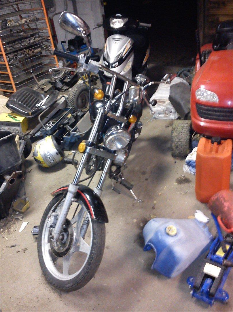 Kinroad 30 knallert billede 1