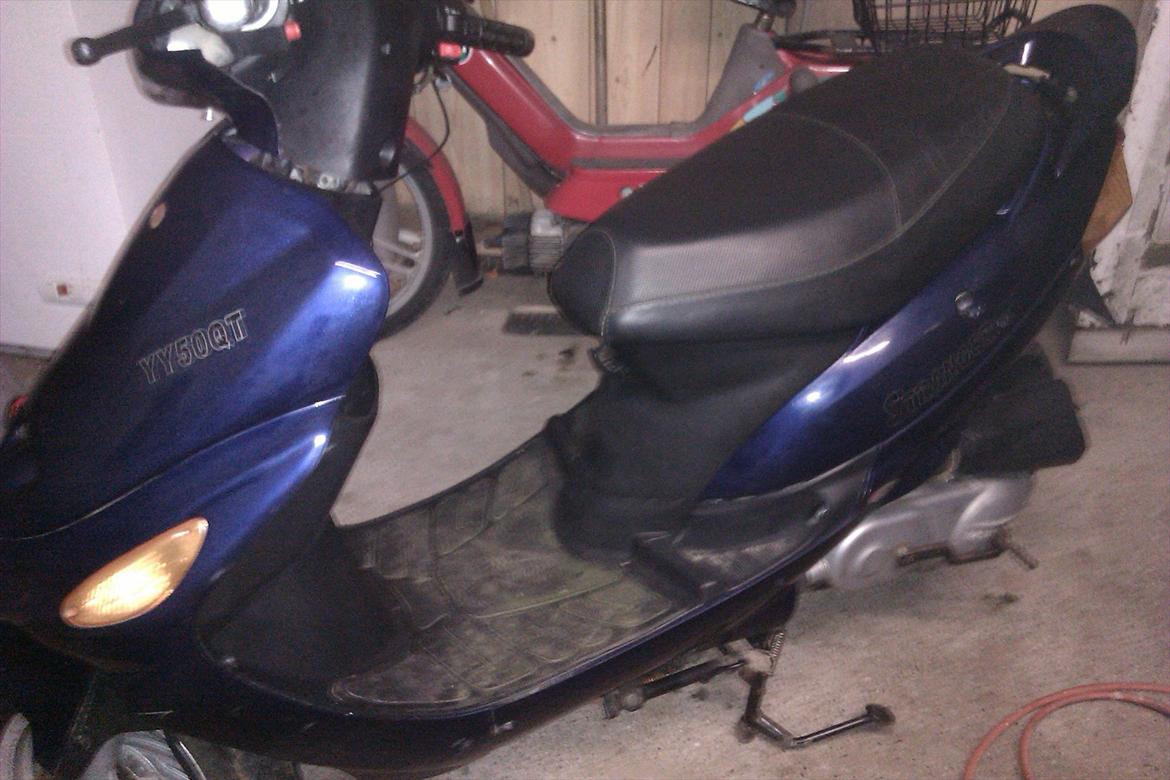Stranger YY50QT billede 2