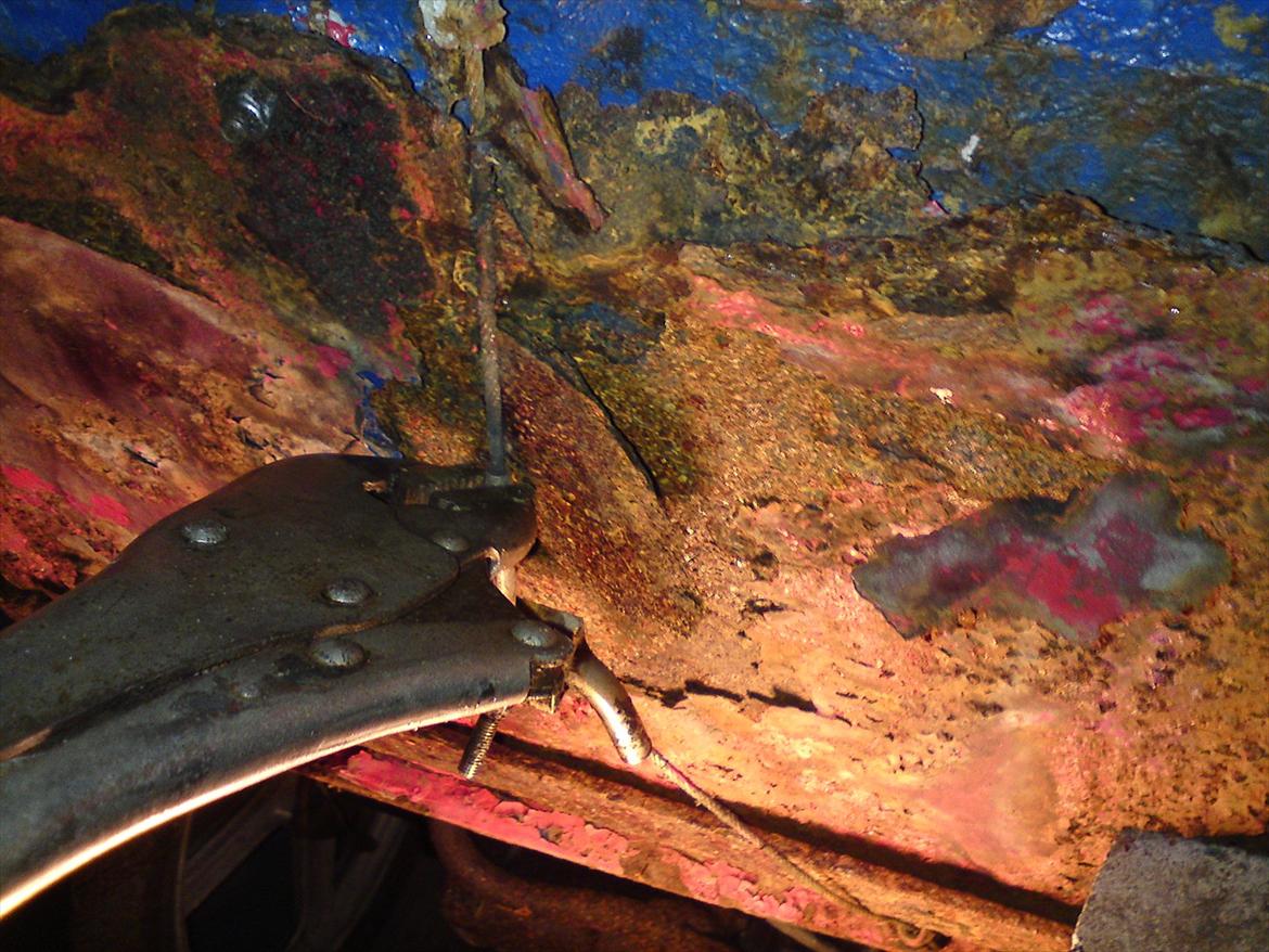 Honda trilet 2000 SOLGT - en godt rusted bund den faldt nærmest ud da jeg afmonterede bagbremsekablet billede 10