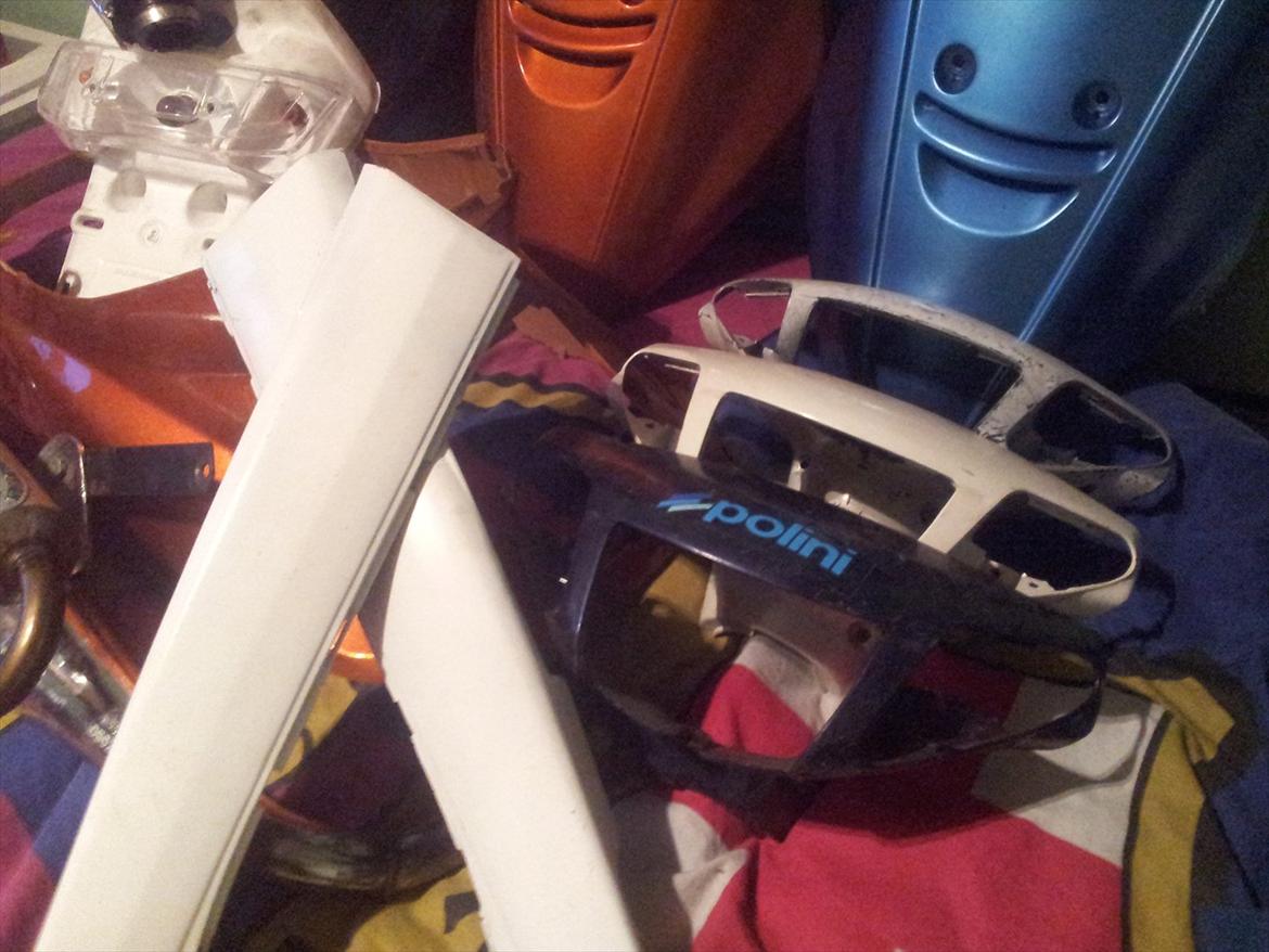 Yamaha Jog Fs (FØR) - 3 styrskjolde
2 sideskjolde billede 6