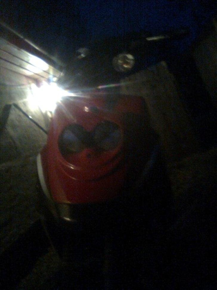 PGO Hot 50 - 2 dage efter jeg havde fået den :) der skulle da lige bad eays (staves) på billede 5