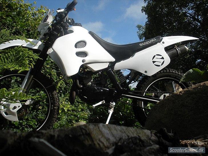 Suzuki RMX (SOLGT) billede 1