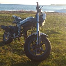 Suzuki Street Magic (katana)