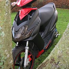 Yamaha Jog R LC DD Carbon Edition