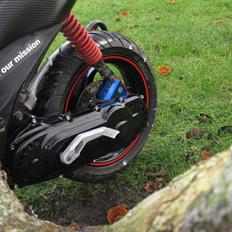 Yamaha Jog R LC DD Carbon Edition