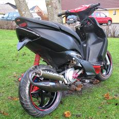 Yamaha Jog R LC DD Carbon Edition