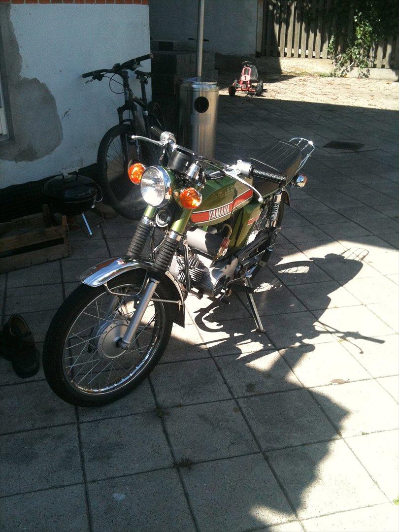 Yamaha Fs1 4 gear   - Sådan ser min dejlige Yamaha ud nu :)
dog har den fået en bule og nogle ridser i tanken efter den blev stjålet :( billede 2