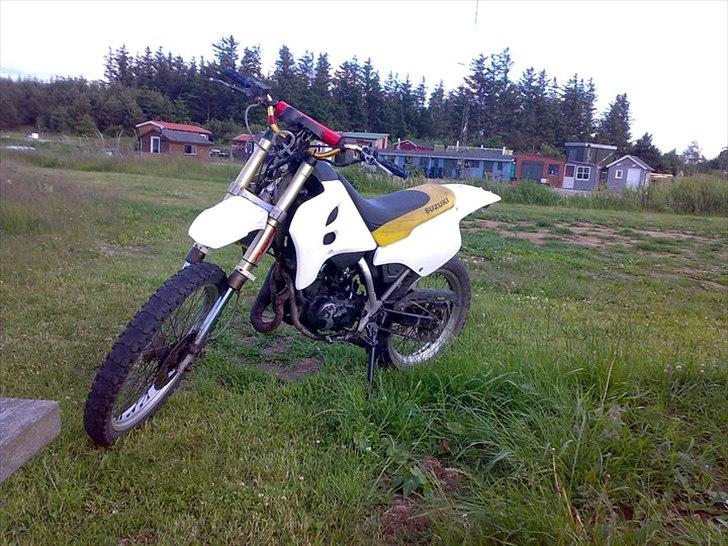 Suzuki Rmx - ny malet ( har selv malet den) billede 1