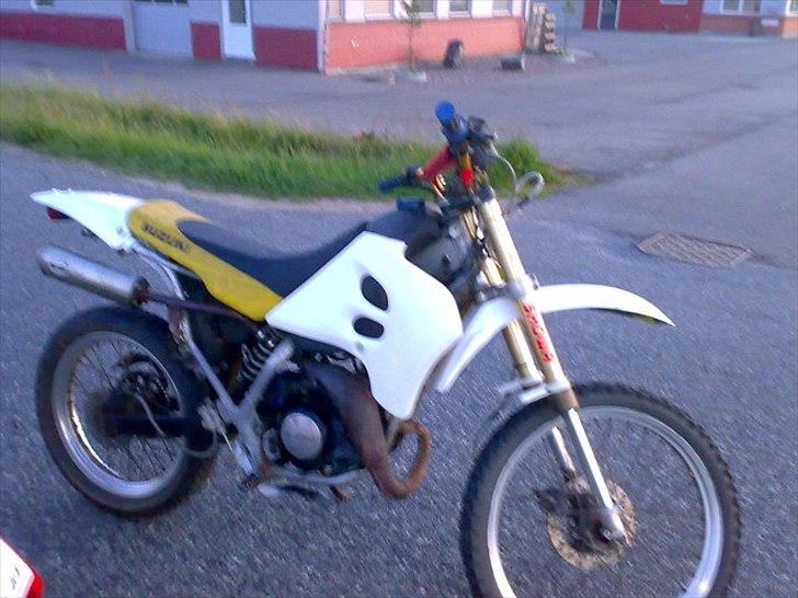 Suzuki Rmx - ny malet ( har selv malet den) billede 13