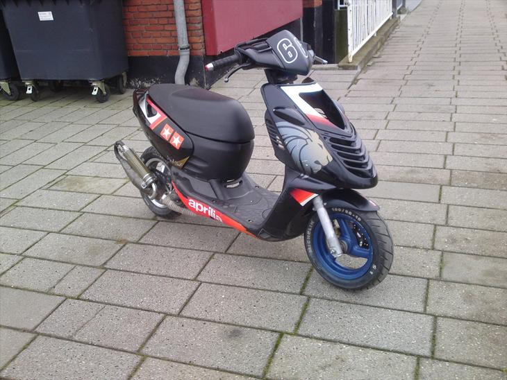 {{currentPhoto.altText}} billede {{currentPhoto.number}}