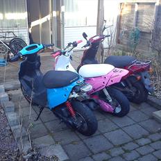 PGO hot 50 blå solgt