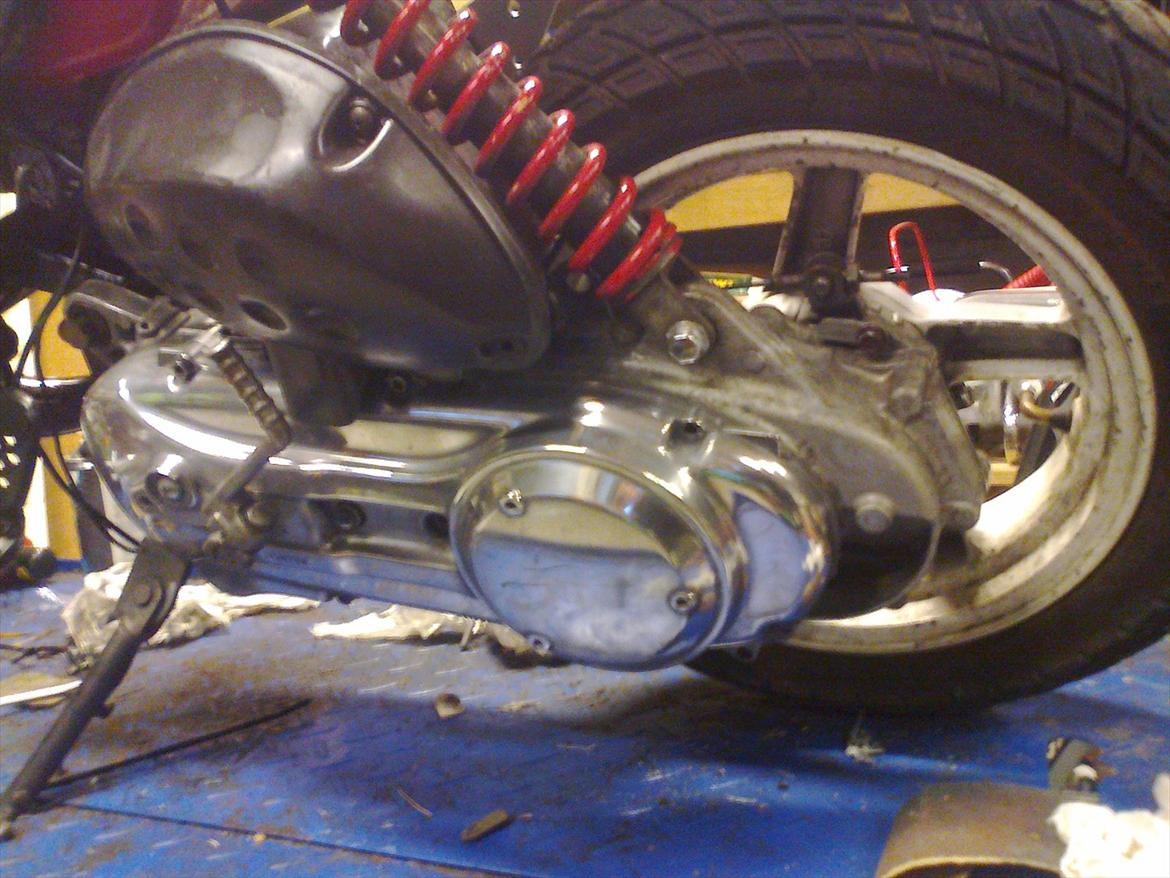 Suzuki street magic - nu med standart luftfilter som sidder monteret med original montering billede 8