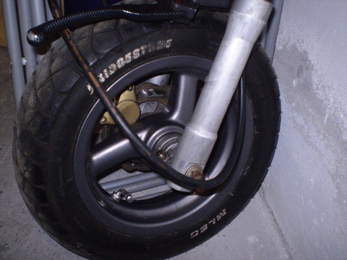 Aprilia Sonic - Forfælgen, med den fine lakering. billede 10