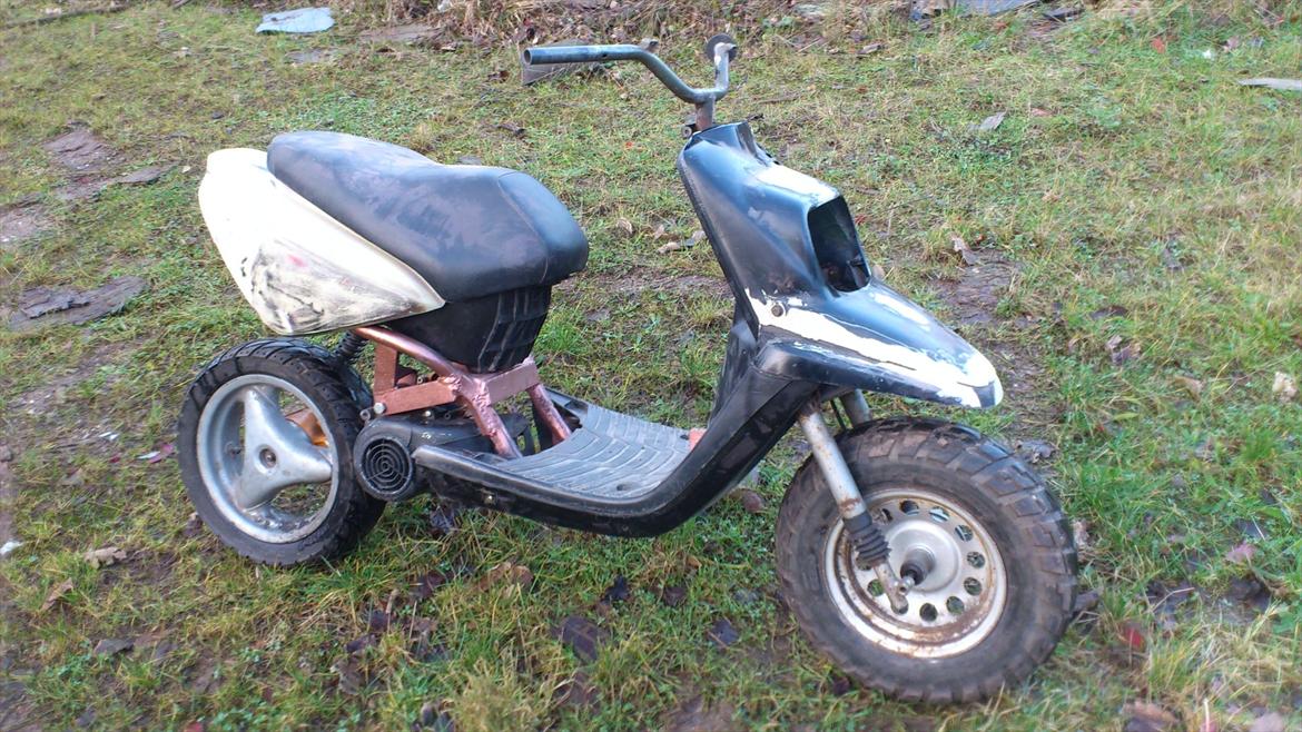 Yamaha booster custom Billeder af scootere Uploaded af boost