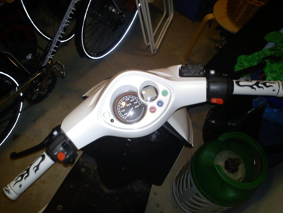 Yamaha jog r  billede 4