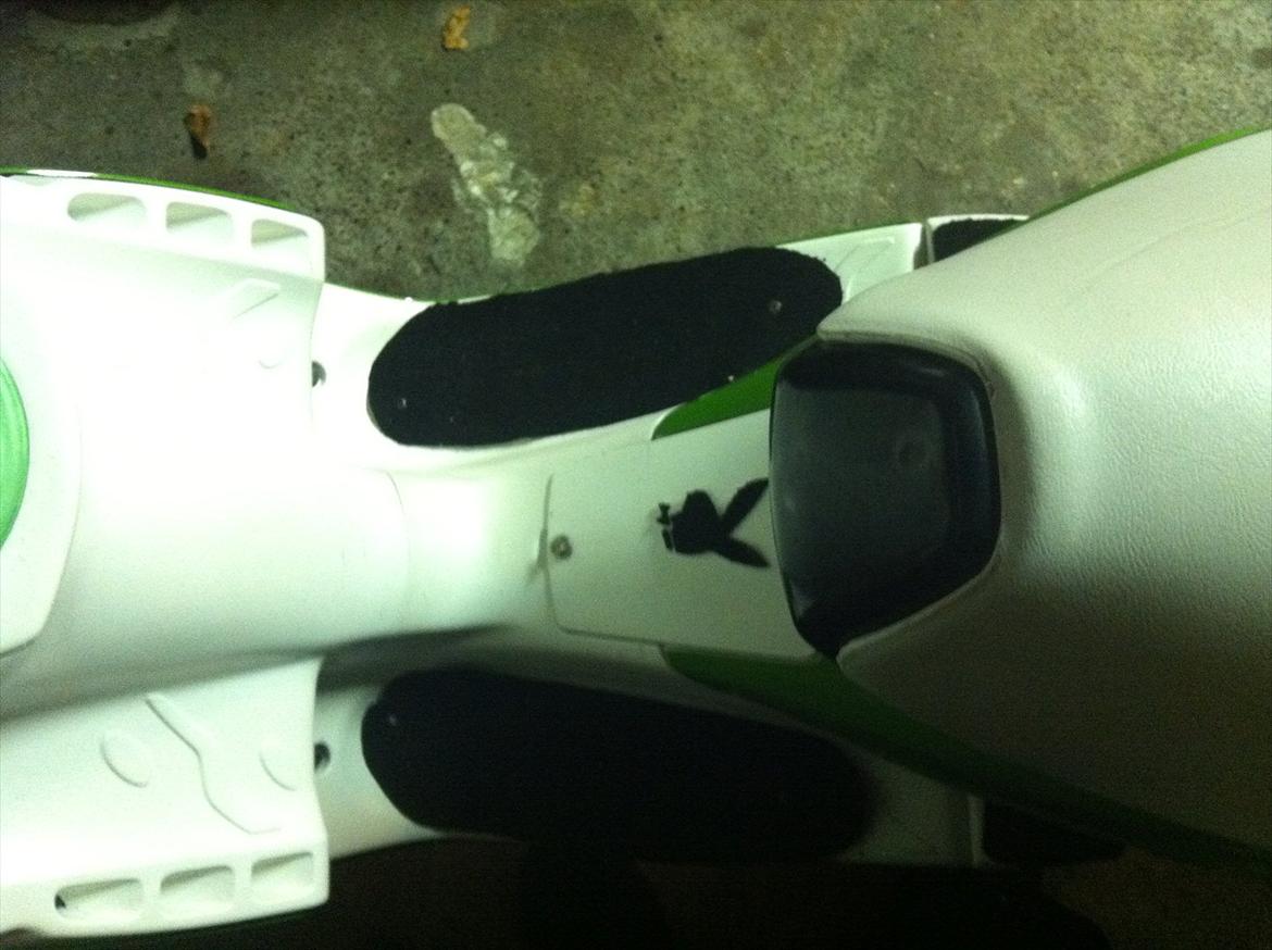 Peugeot Speedfight 2 (Kærestens) - lir :-D. måtterne ved fødderne er skruet fast. ;) billede 12