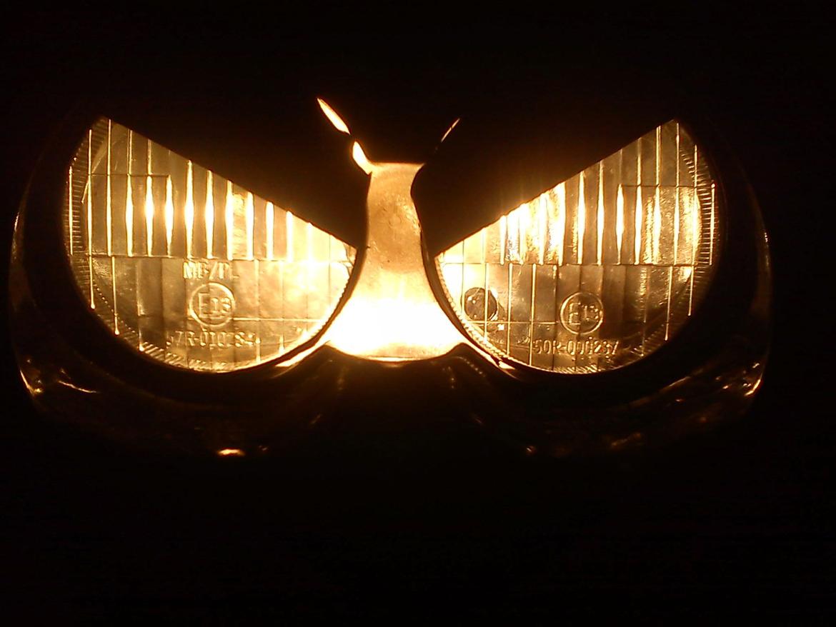 PGO Hot 50 - Den blev tændt lige efter jeg var færdig med at lave bad eyes.. Bare med sort tape billede 3