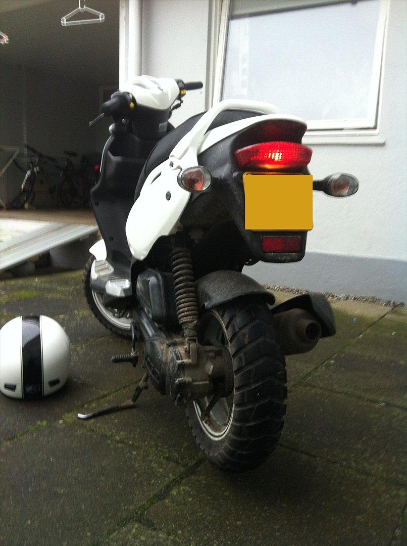 PGO Pmx Sport - TIL SALG! - Den er måske lidt beskidt, men gider ikke vaske den hele tiden når det er smattet billede 5