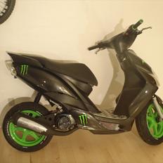 Yamaha Jog R Monster Edition "Carbon"   [Nu] SOLGT