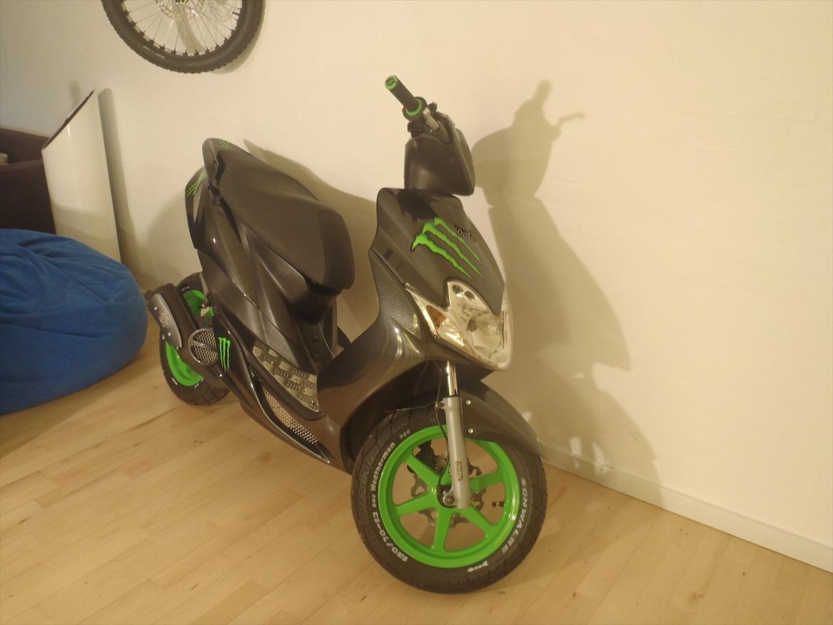 Yamaha Jog R Monster Edition "Carbon"   [Nu] SOLGT billede 2