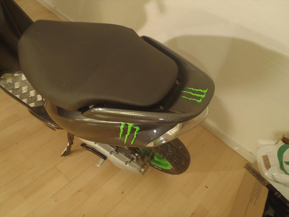 Yamaha Jog R Monster Edition "Carbon"   [Nu] SOLGT billede 16