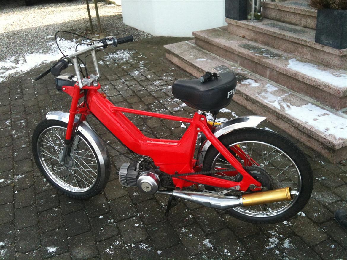 Puch Maxi-k  - der står den helt ny lavet :D  billede 1