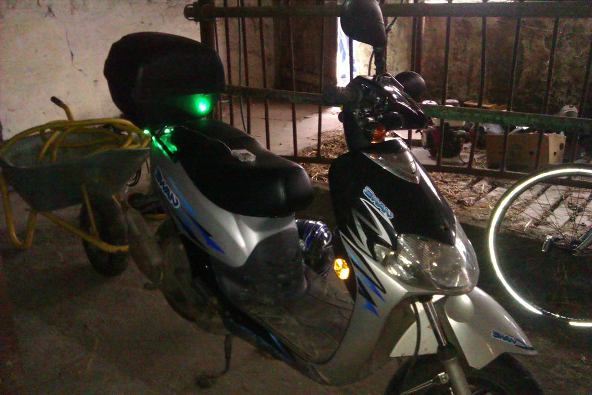 Leone swan billede 10