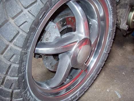 Aprilia sonic (projekt LC) SOLGT - mit højglanspoleret sr50 fælg ik helt ordenligt endnu  billede 3