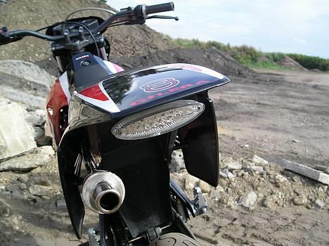 Gilera smt The Qreen Solgt! - TnT baglygte som bare er flyttet længere ned mod støddæmperen kommer billeder når den bliver samlet! billede 8