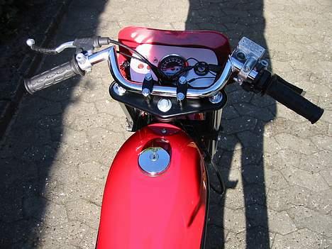 Suzuki Street Magic Ferrari Solg - Specialfremstillet aluinstrumentbræt monteret billede 19