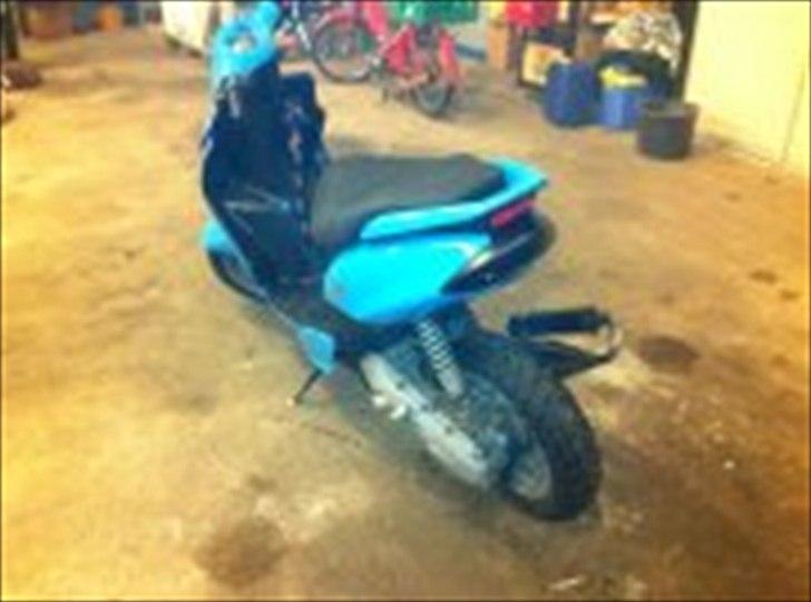 Yamaha jog r (AC)  væk billede 1