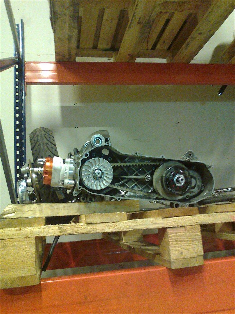 Yamaha jog r R/T billede 5