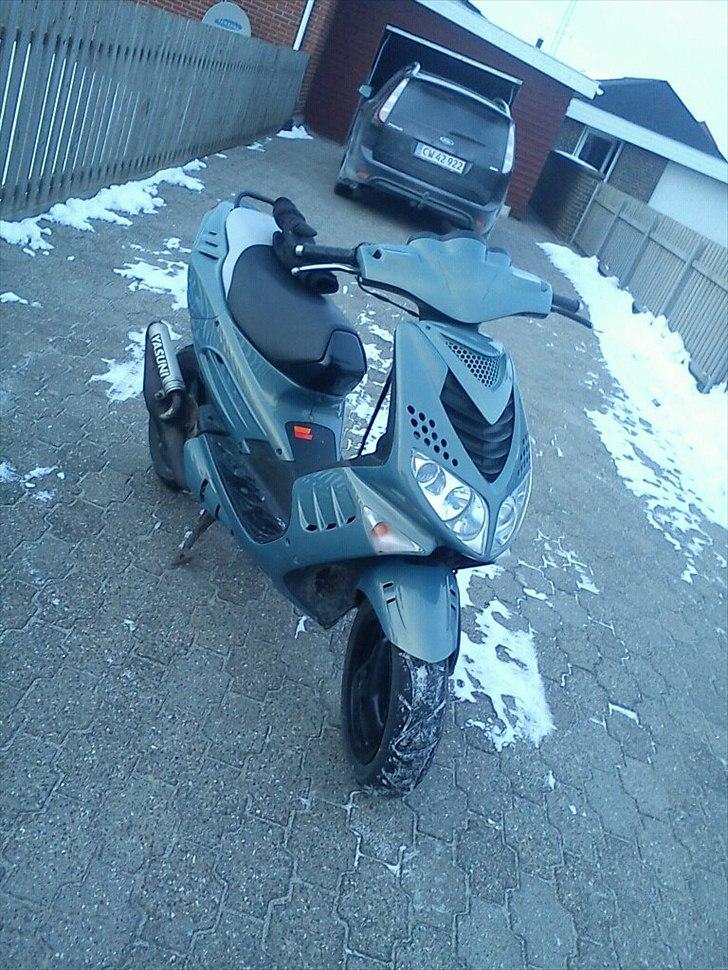 Peugeot SPEEDFIGHT 2 SOLGT - min dejlige scooter er det bare mig eller den pænere fra den her side af billede 7