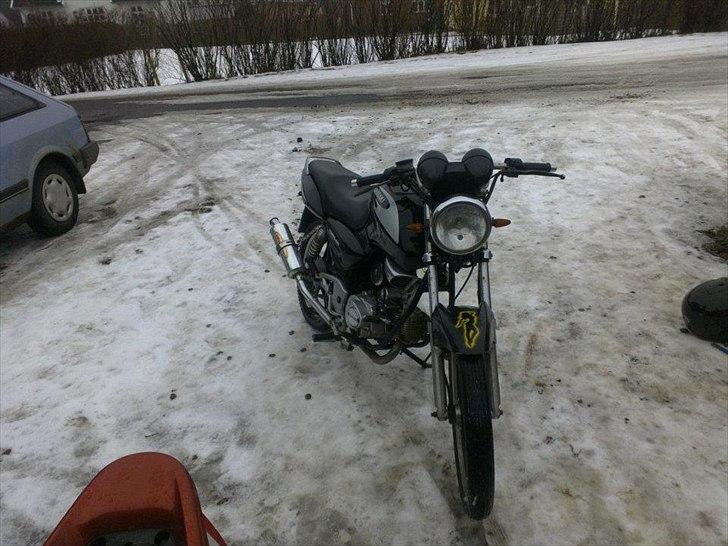 Yamasaki ym50-8b 125ccm billede 3