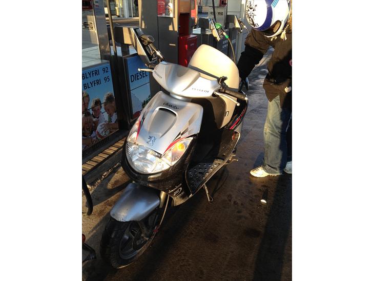 {{currentPhoto.altText}} billede {{currentPhoto.number}}