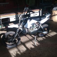 MiniBike 125cc dirtbike ( solgt 1700kr )