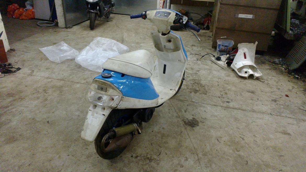 Yamaha jog as-fs - som den ser ud nu det hvide skal gøres rent det ikke for kønt billede 9