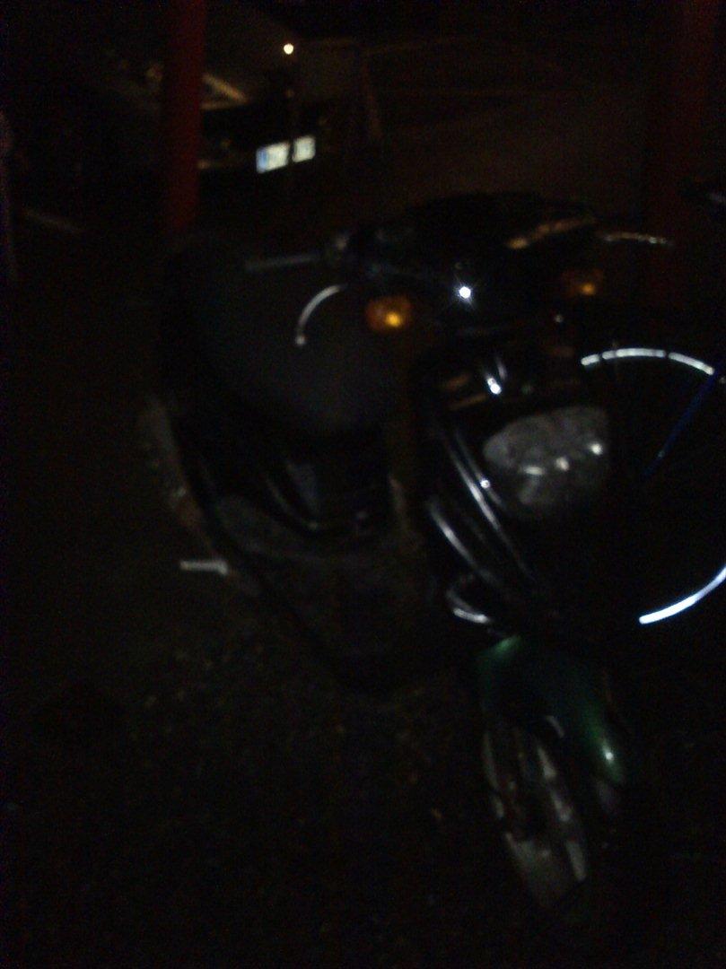 PGO Hot 50 STJÅLET!!! - Taget lige før jeg skulle til karate billede 4