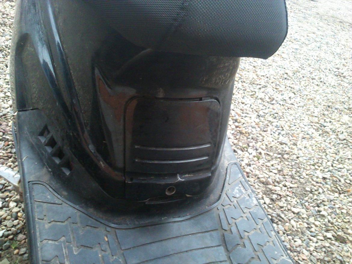 PGO Hot 50 STJÅLET!!! - Endelig har hun fåët olie skjold på det har vi da savnet billede 10