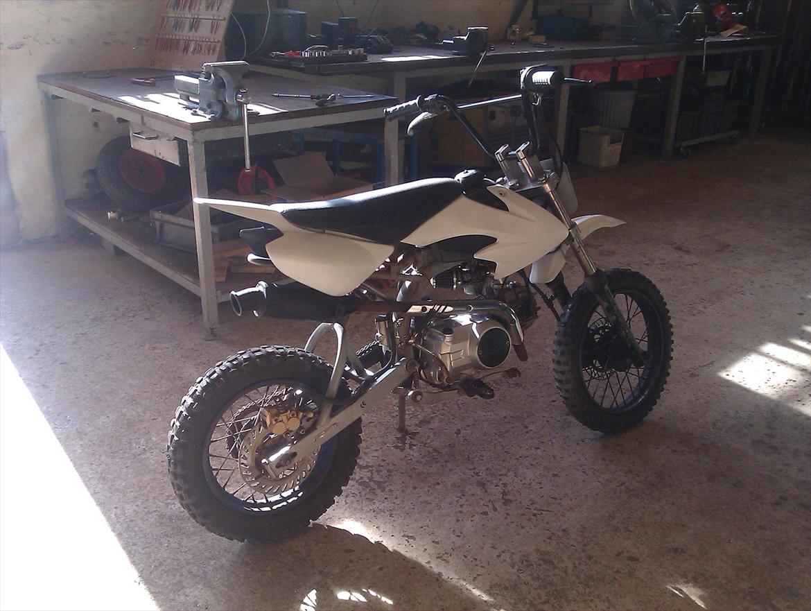 MiniBike 125cc dirtbike ( solgt 1700kr ) billede 9