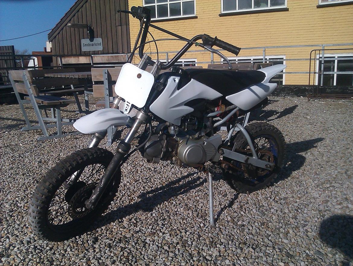 MiniBike 125cc dirtbike ( solgt 1700kr ) billede 2