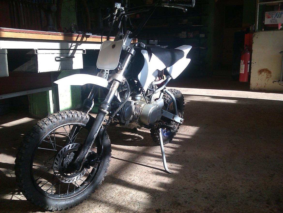 MiniBike 125cc dirtbike ( solgt 1700kr ) billede 11