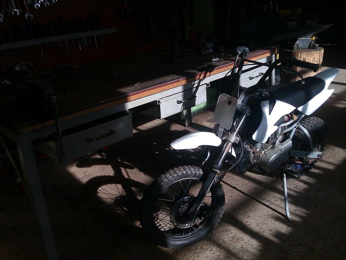 MiniBike 125cc dirtbike ( solgt 1700kr ) billede 1
