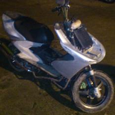 Yamaha aerox b y t t et sfx