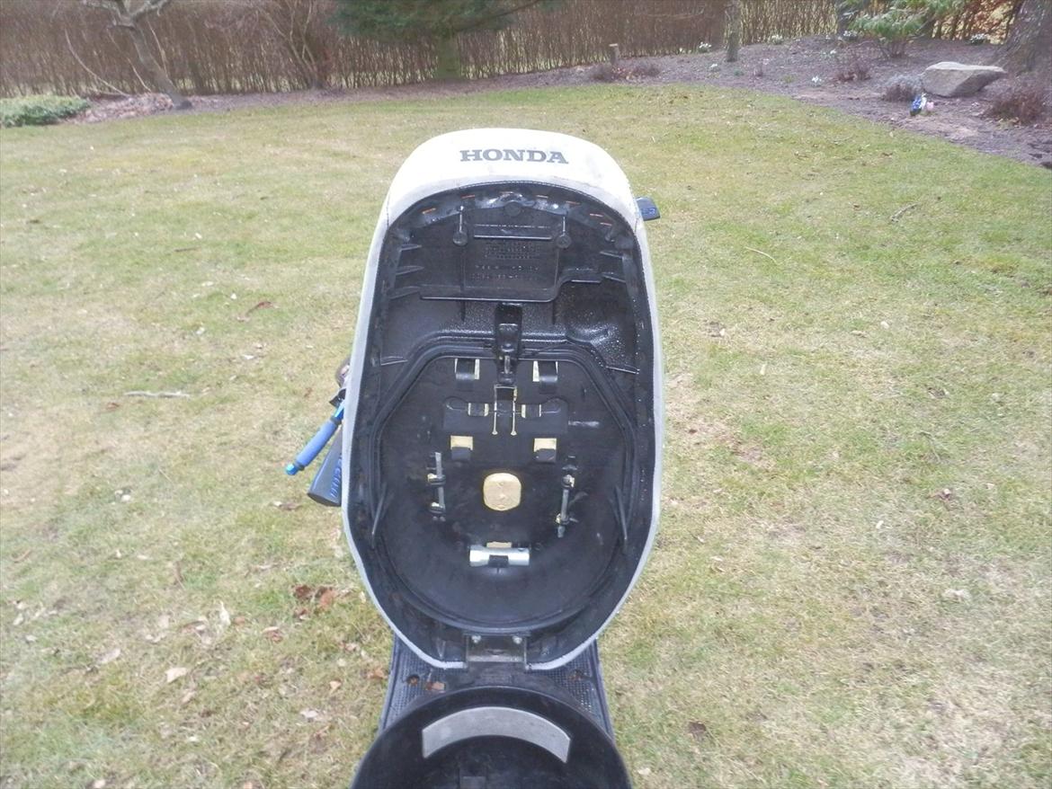 Honda SFX (SOLGT) - Værktøj, hvis en af vennernes skulle gå i stykker!:D. billede 17