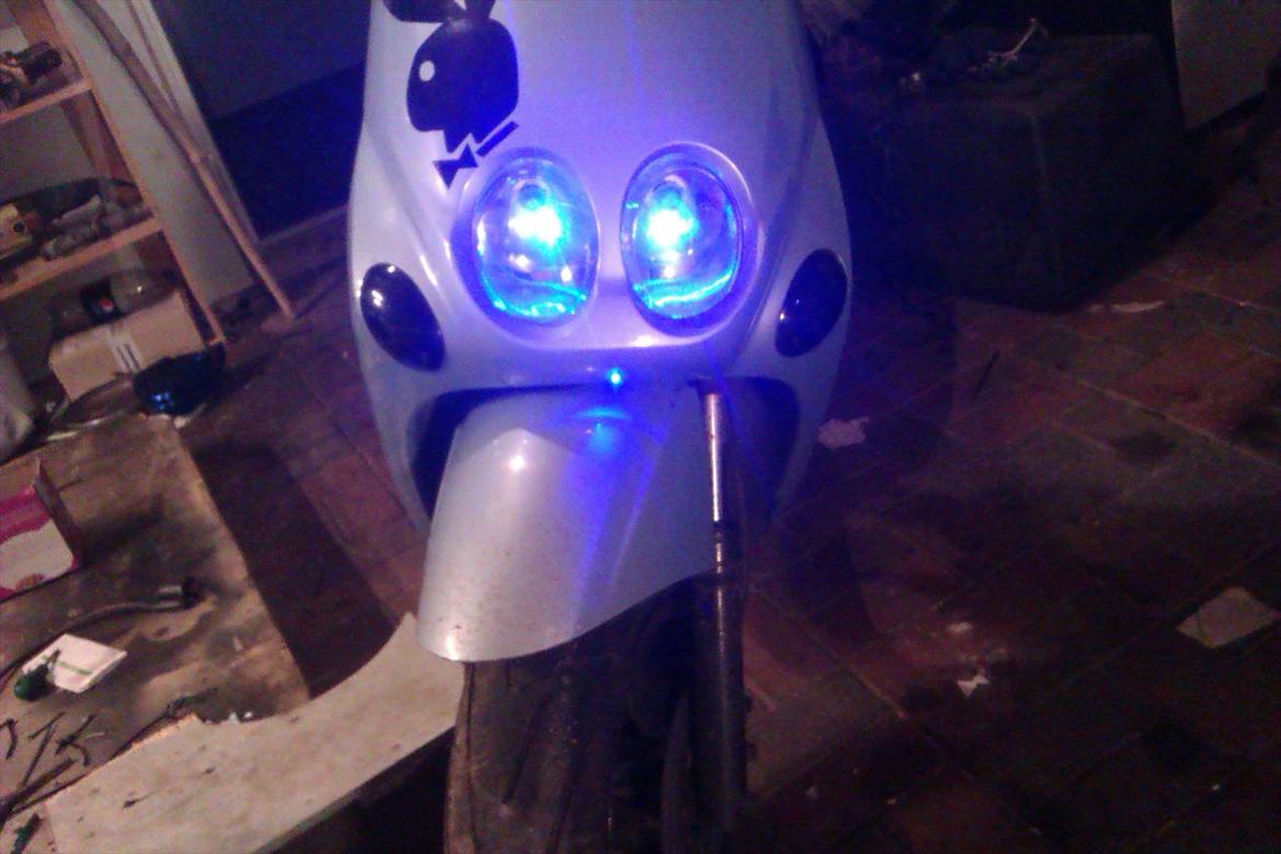 Yamaha Neos - Så blev der sat blå lys i :) billede 2