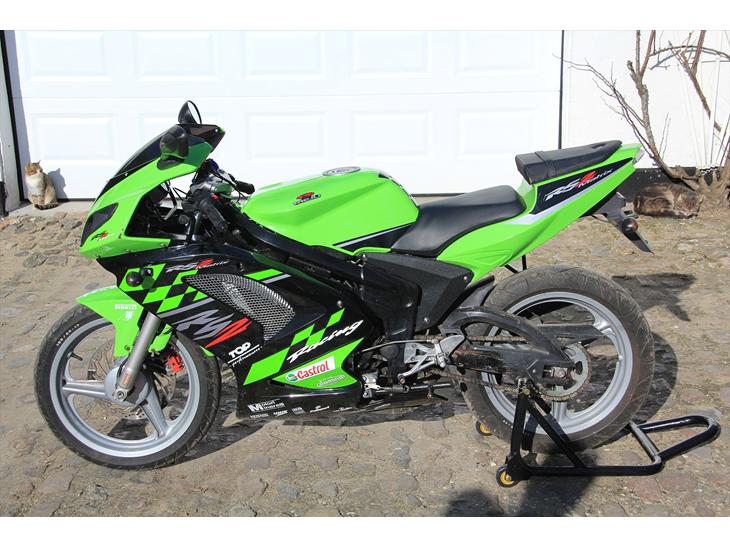 {{currentPhoto.altText}} billede {{currentPhoto.number}}