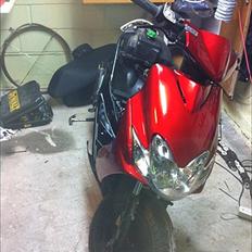 Yamaha Jog R Candy rød (TIDL.. SCOOTER)